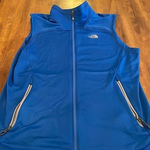 Mens North Face Vest, large.
